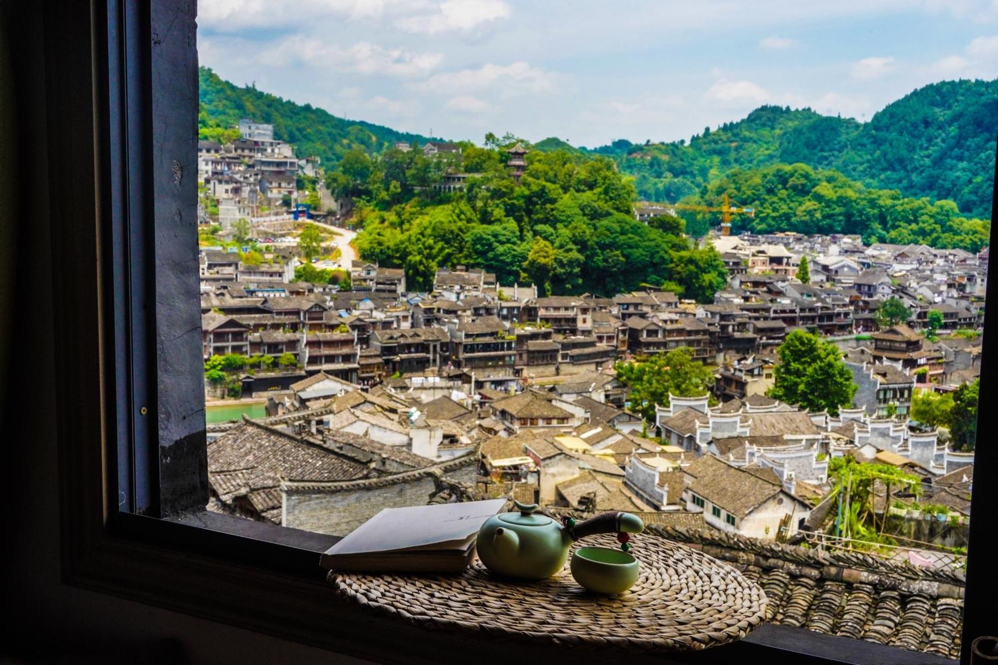 Yun 起 Iju 庭院 观 Jing 民宿 Hotel Fenghuang Exterior foto